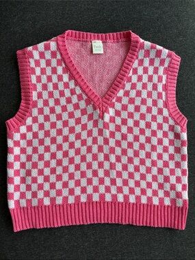 Pink and White Two-Tone Knit V-Neck Vest